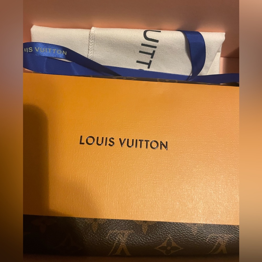 Louis Vuitton Favorite MM